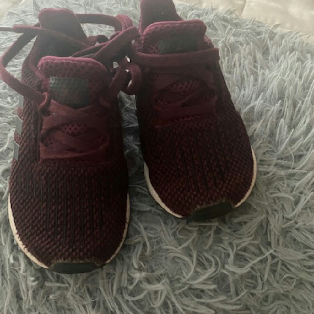 Addidas burgundy sneakers